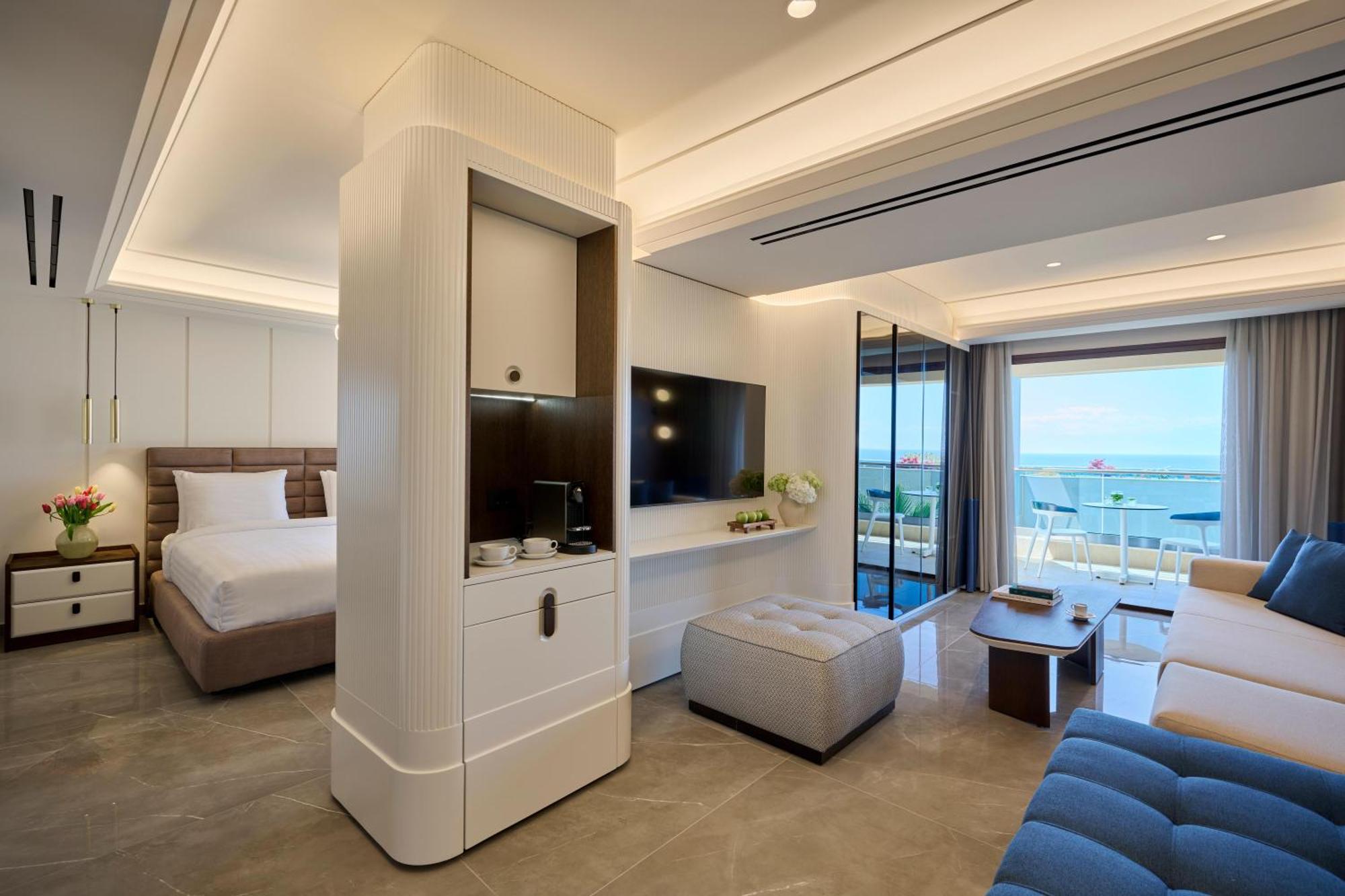 Pomegranate Wellness 5*